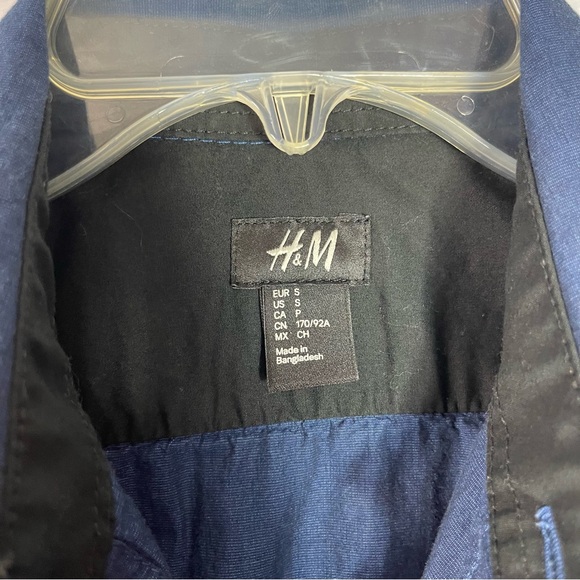 H&M Long Sleeve Button Up Shirt - Picture 4 of 4